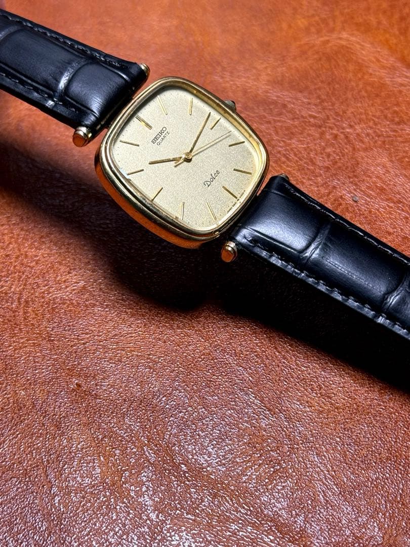 A17 希少 稼動品 SEIKO DOLCE スクエア型　80年代