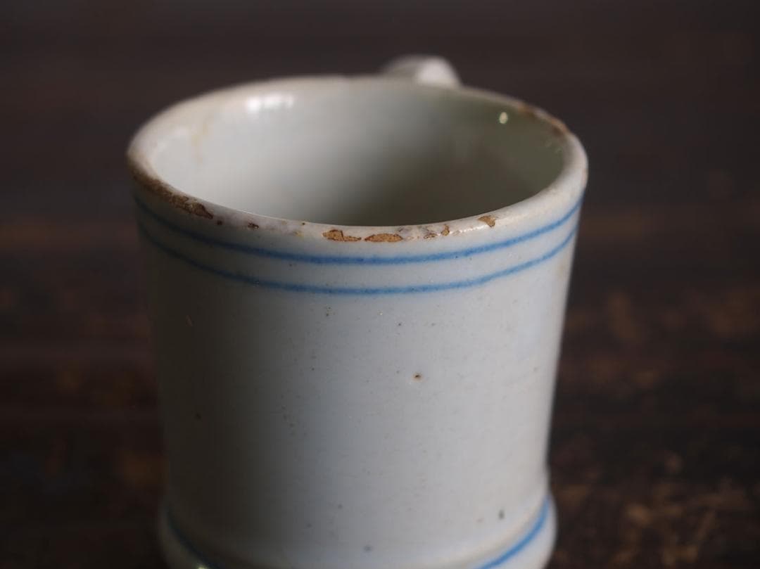 白に青いラインの小さなカップ マニセス 陶器 スペイン古陶/K282