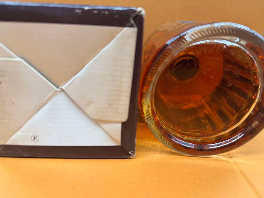 サントリー ウイスキー 響 21年 700ml 43度 箱付き　古酒 未開栓