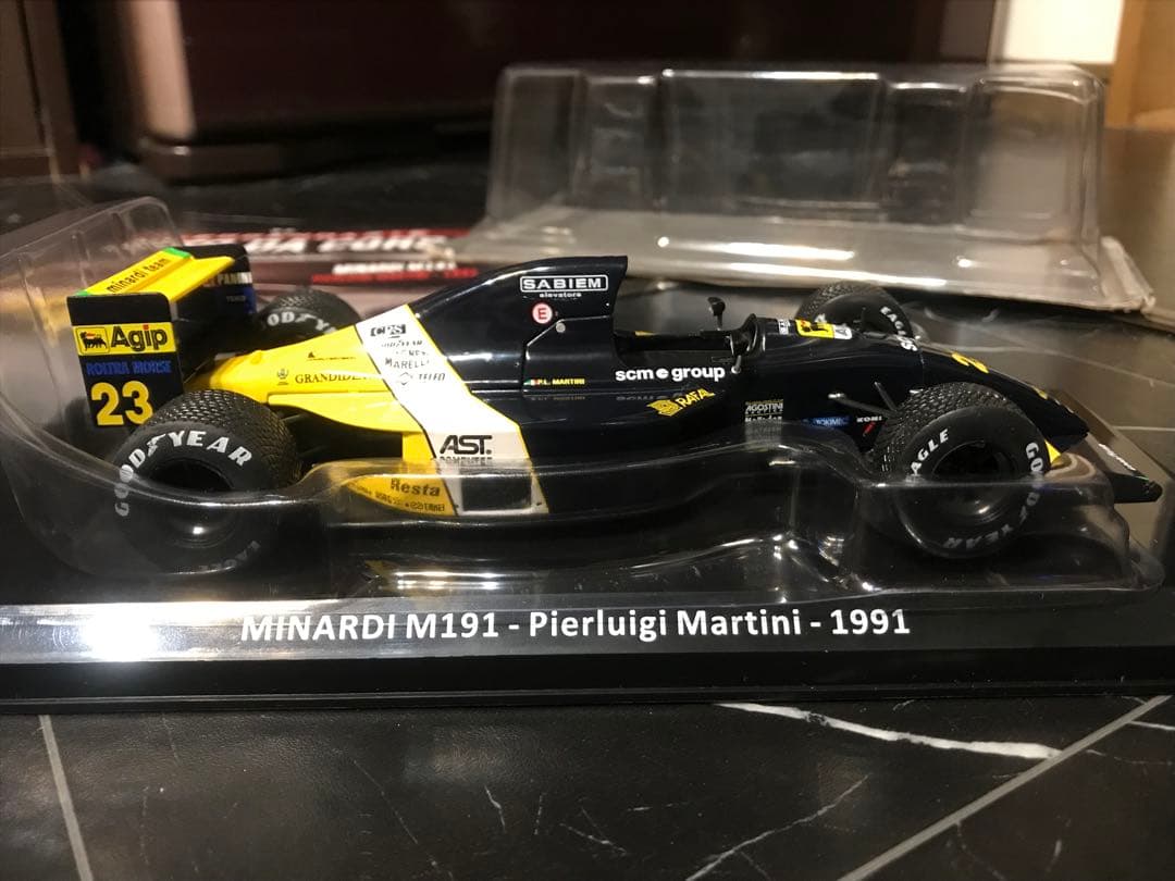 日本未発売　ビッグスケールF1 ミナルディフェラーリ　M191　1/24