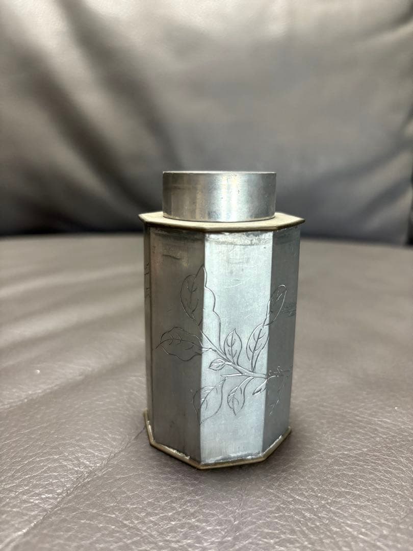 茶入れ物　花鳥図