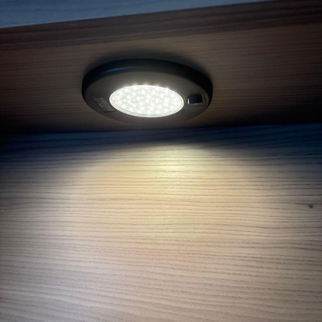 美品モダン木製テレビ台 /グレージュ/ライト付き