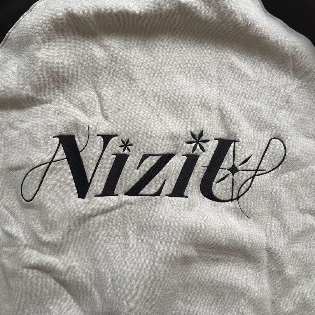 NiziU 2024-2025 \"AWAKE\" HOODIE パーカー (L)