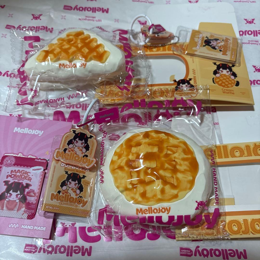 mellojoy スクイーズ クリームワッフル 2点セット 丸、三角