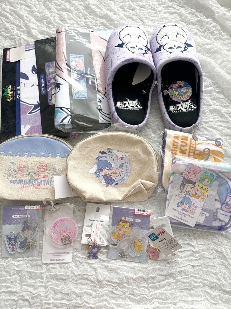 魔入りました！入間くん　ルームシューズ　タオル　バッグチャーム　ポーチ