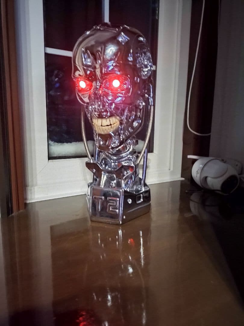 ターミネーター エンドスケルトン フィギュア 約40cm ほぼ実物大 夜間防犯