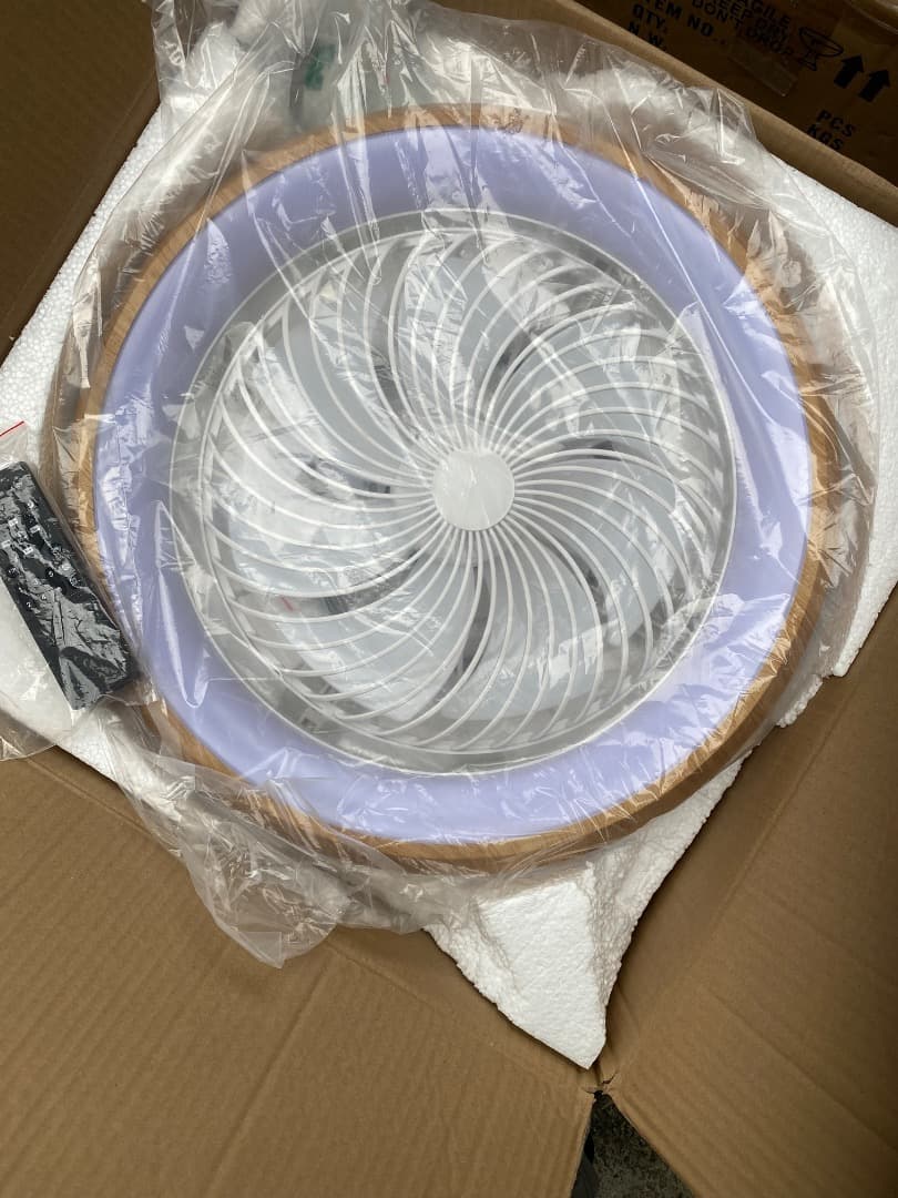 新品未使用 LEDシーリングライト シーリングファンライト