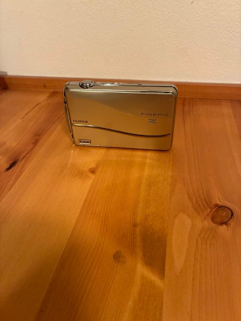 FUJIFILM ファインピクス Z800EXR デジカメ