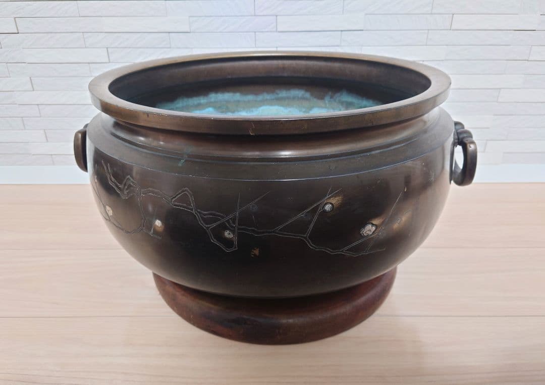 古銅　時代物　梅銀象嵌　瓶掛　大火鉢