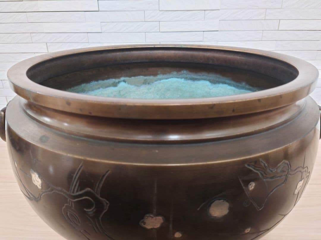 古銅　時代物　梅銀象嵌　瓶掛　大火鉢