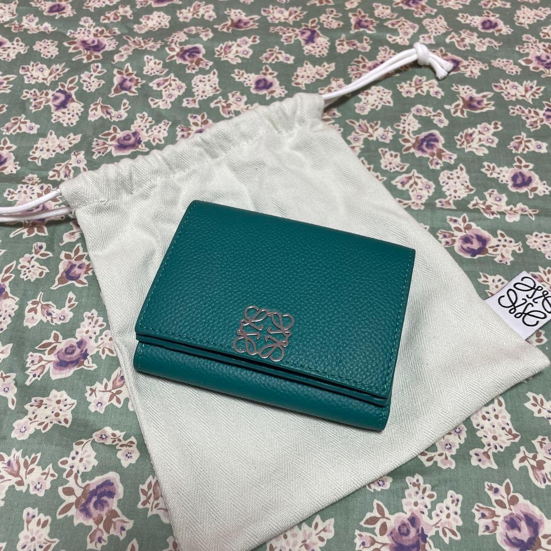【限定色】LOEWE ターコイズ 三つ折り財布 保存袋付き