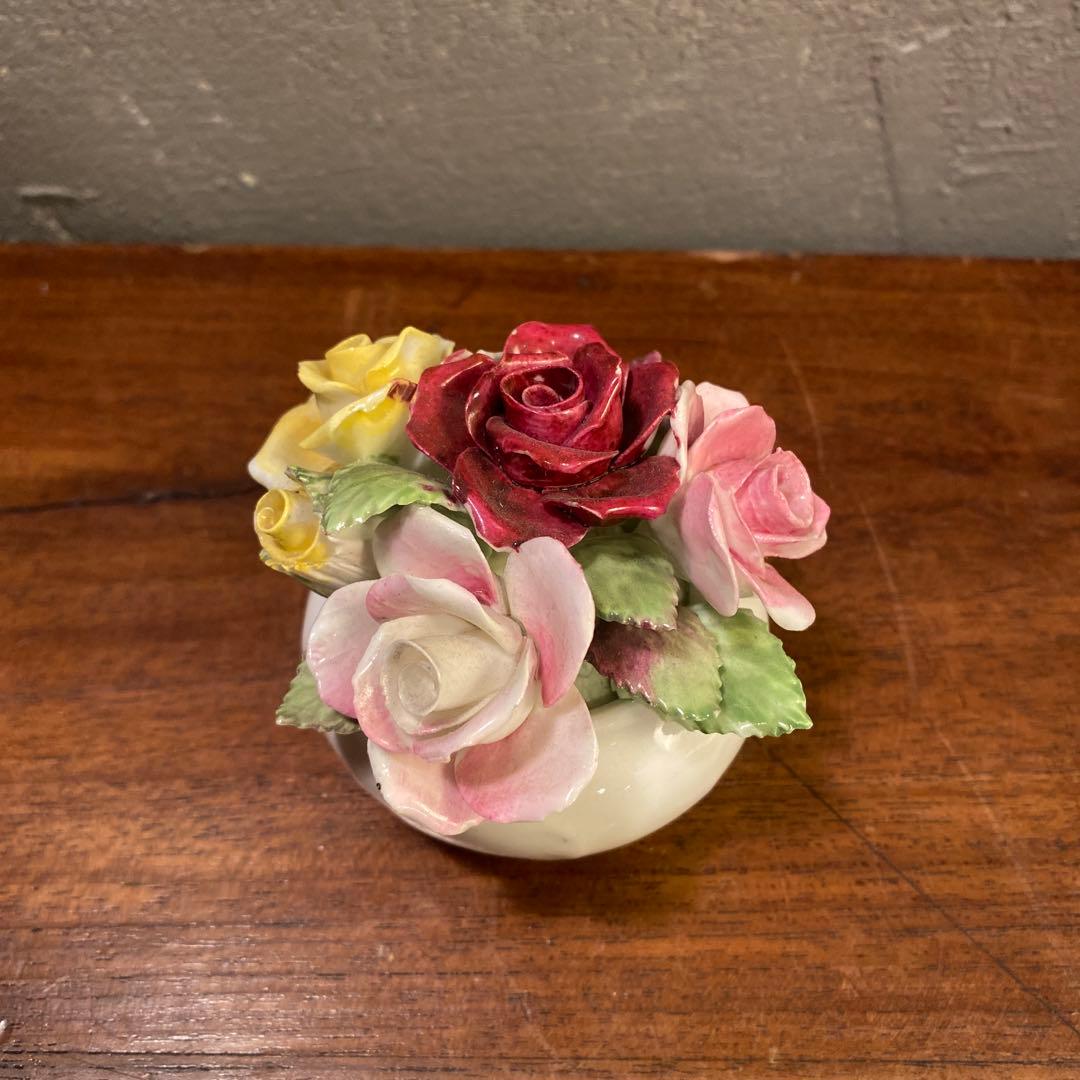 a 英国製 ロイヤルドルトン ヴィンテージ 陶器製バラ 花置物 オブジェ ギフト