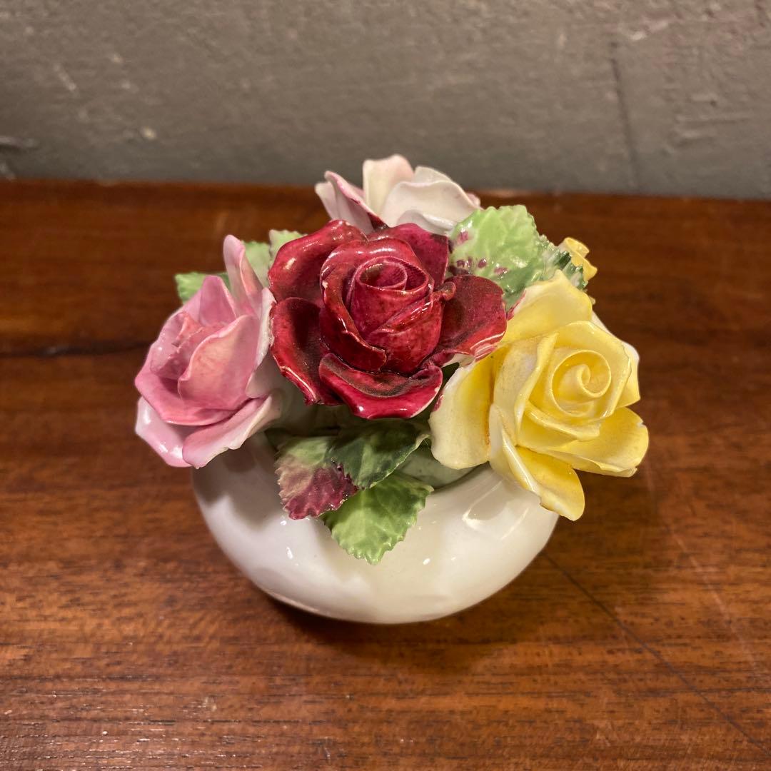 a 英国製 ロイヤルドルトン ヴィンテージ 陶器製バラ 花置物 オブジェ ギフト