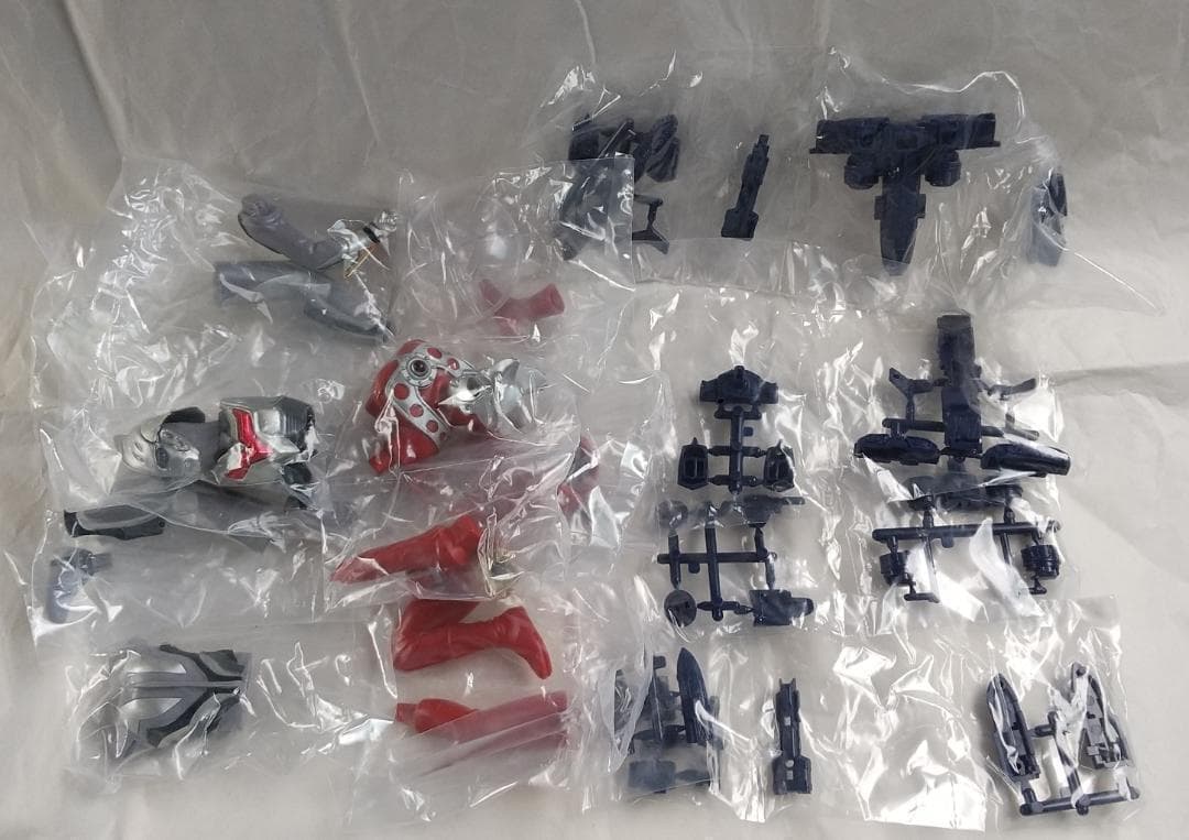 新品未開封　ヒカルナルプレミアム アルティメットルミナス ウルトラ6兄弟 セット