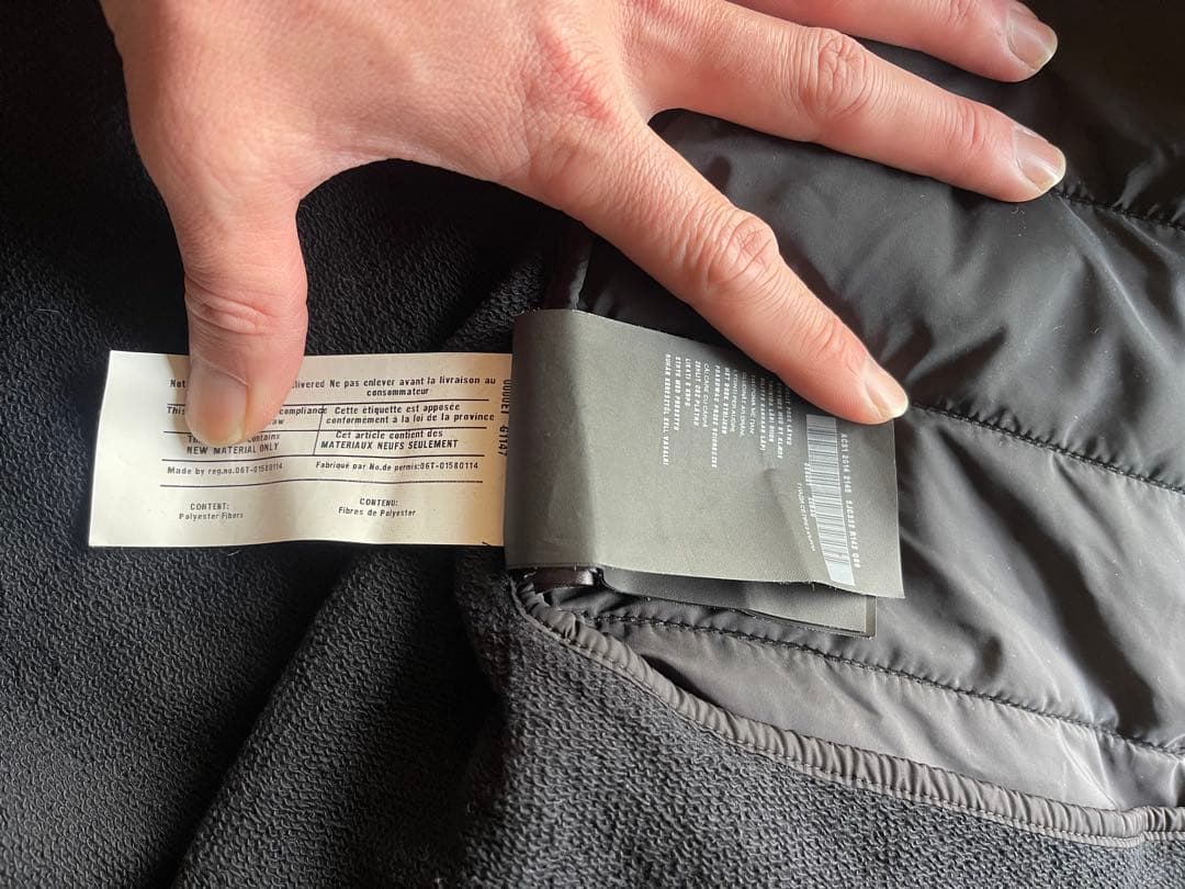 PRADA フード付きブラックジャケット