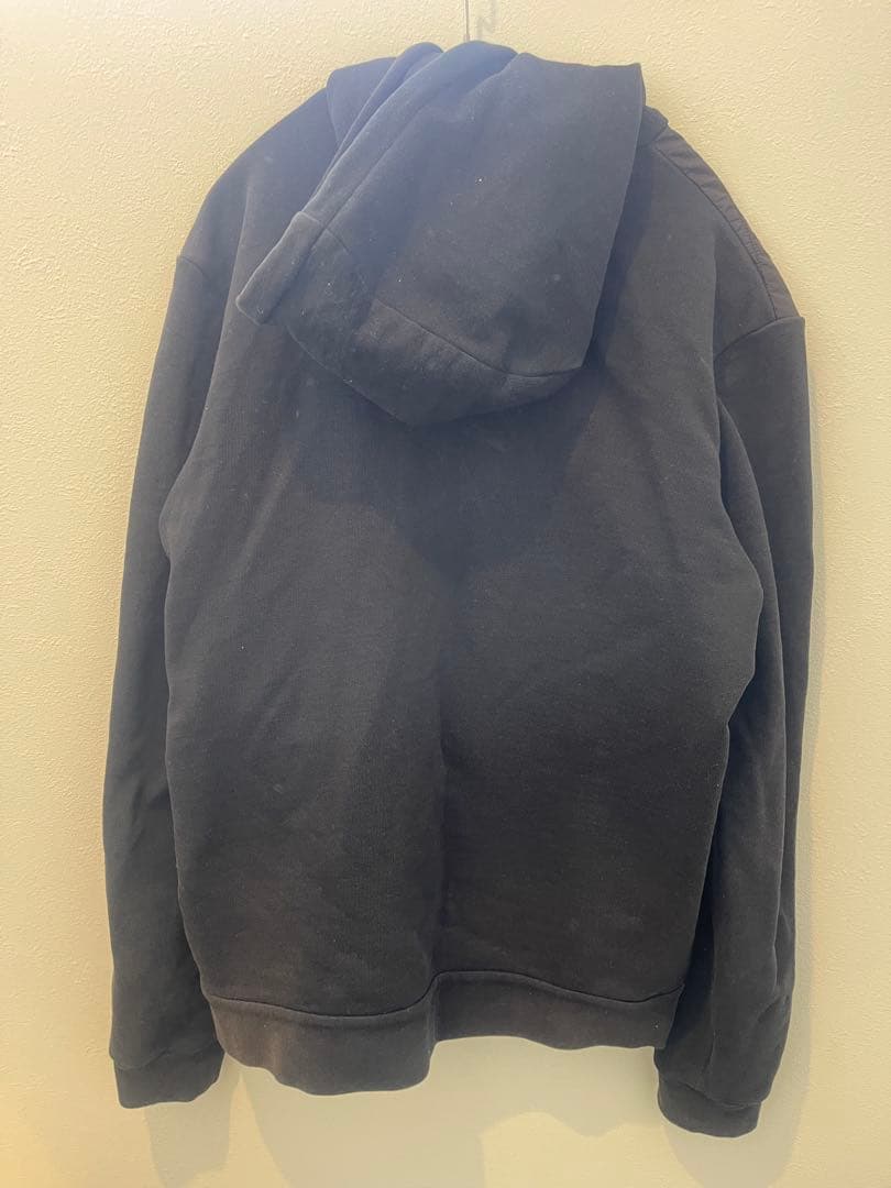 PRADA フード付きブラックジャケット