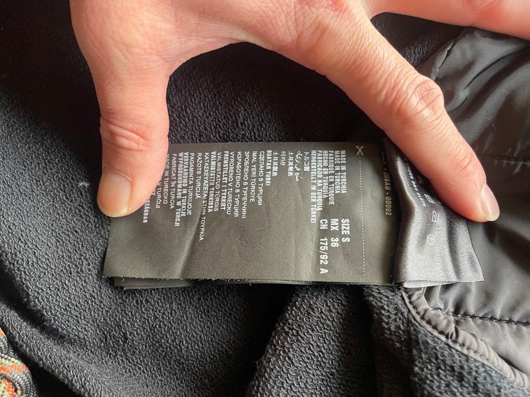 PRADA フード付きブラックジャケット