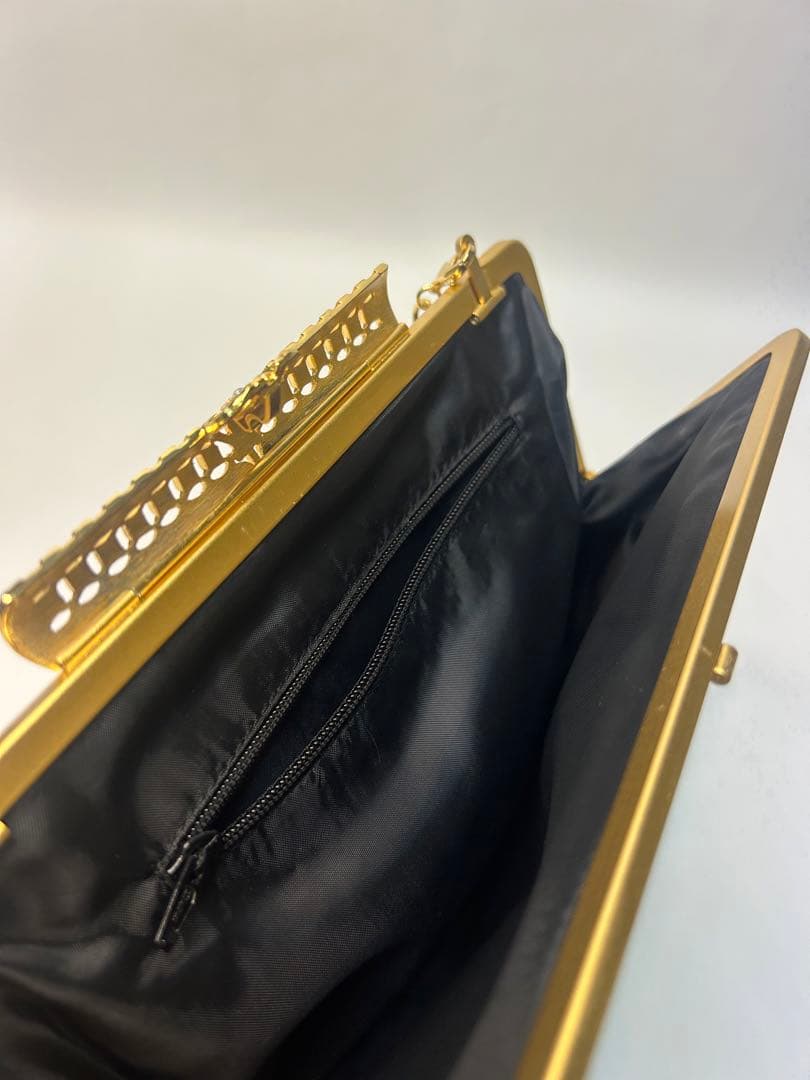 新品未使用　プチポアン刺繍　パーティーバック　フラワー2