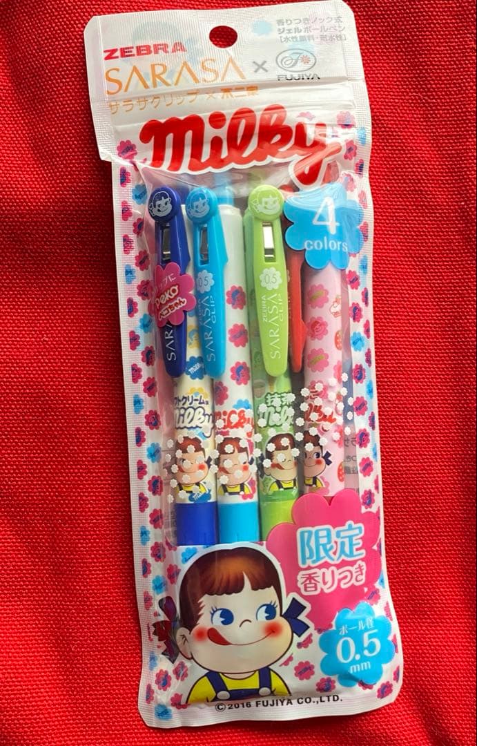 ゼブラの限定「サラサクリップ×不二家」ジェルボールペン4色セット