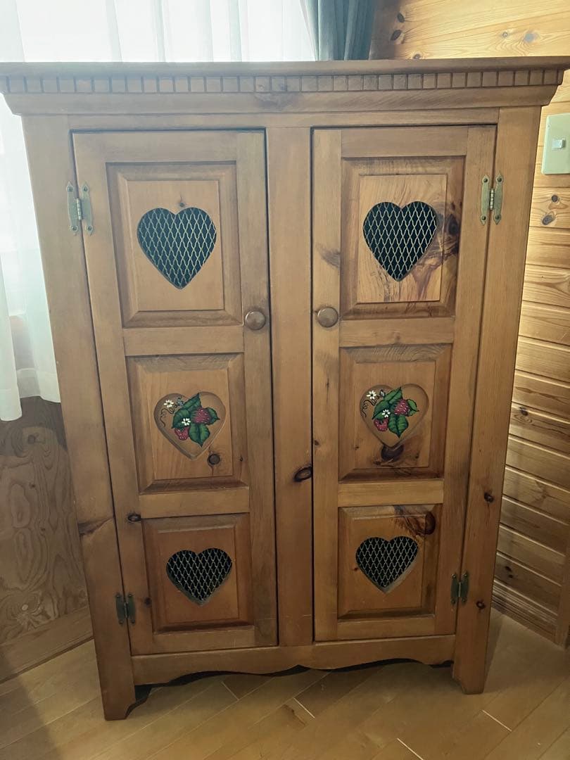 ナチュラルウッドハート型キャビネット