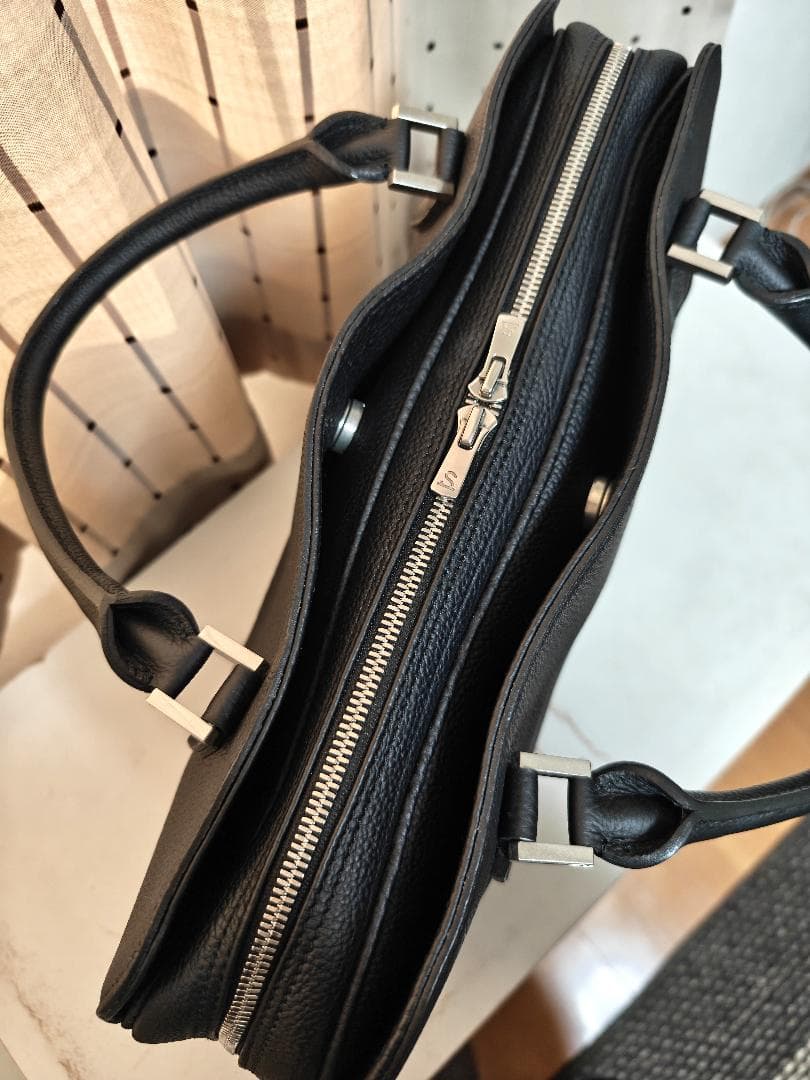 美品 ワイルドスワンズ ランスロット シュランケンカーフ ビジネスバッグ