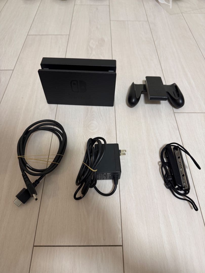 Nintendo Switch (日本語版) 本体 赤・青 Joy-Con