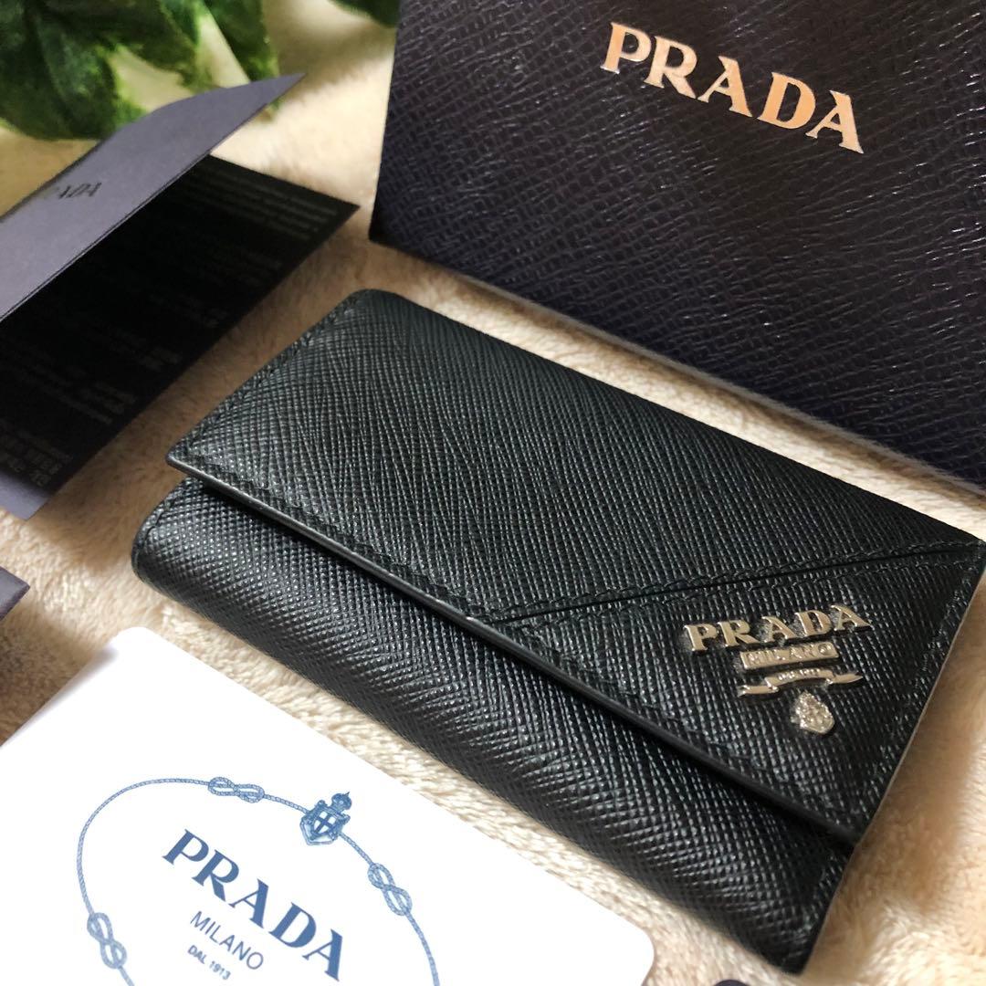 極美品　プラダ　キーケース　6連　サフィアーノレザー　ブラック　黒　箱付き
