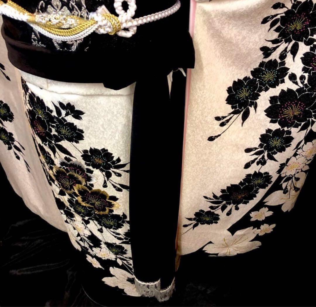 【美品】モノトーン　桜模様　正絹振袖　成人式