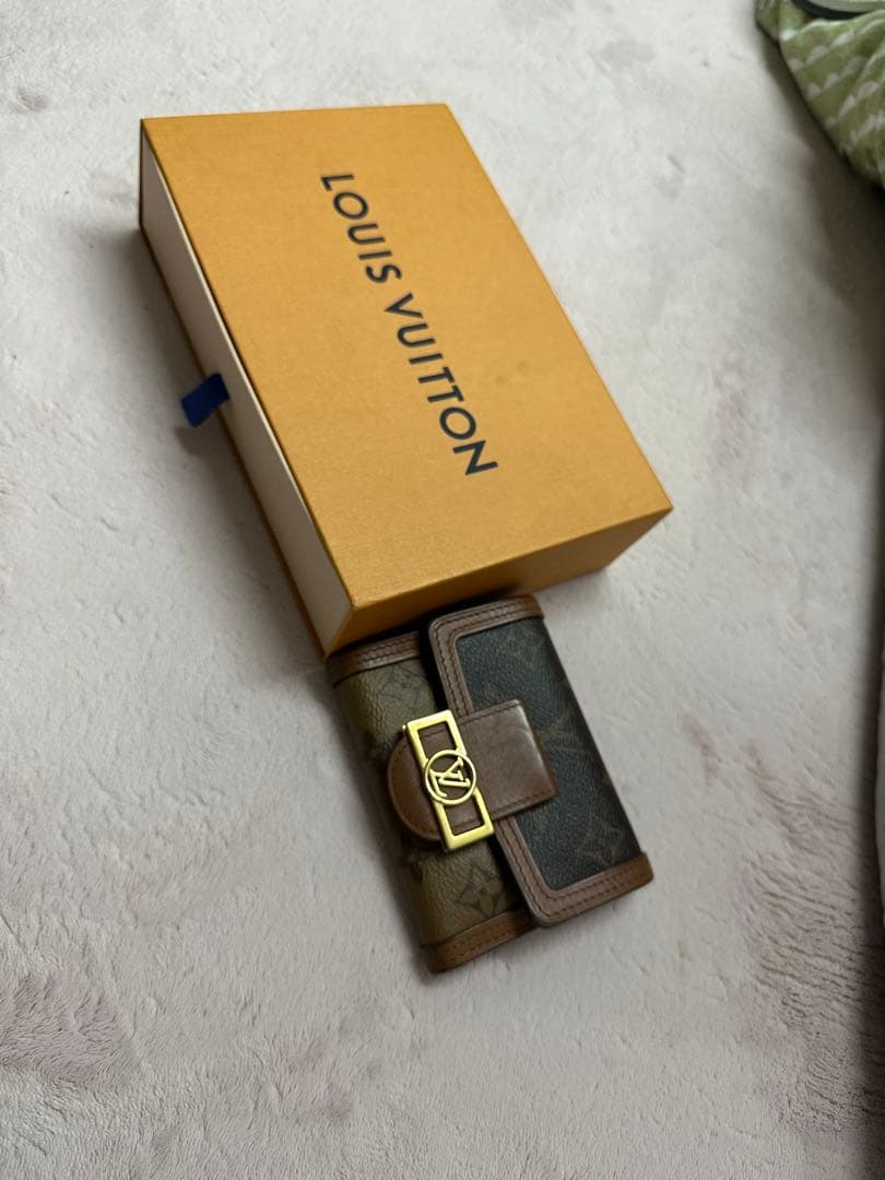 LOUIS VUITTON ルイヴィトン ドーフィーヌ モノグラム 三つ折財布
