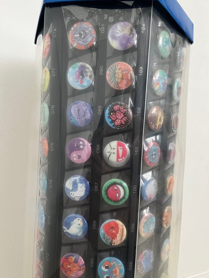 【新品に近いです】レア ポケモンセンター15周年記念 ポケモンバッジ151