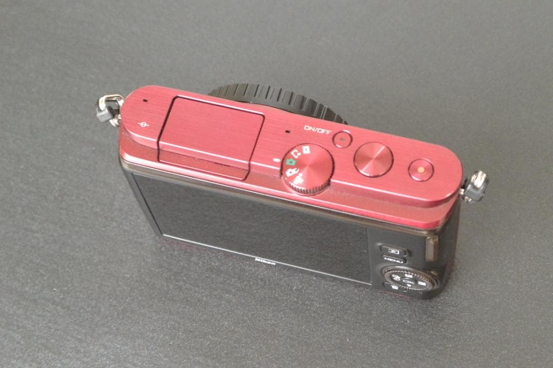 美品 Nikon1 ニコン1 J3 レッド （赤） ボディ 完動品