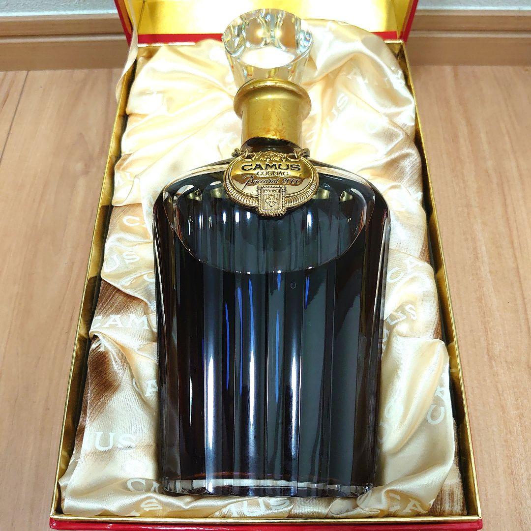 古酒　CAMUS Cognac Baccarat 2000 ギフトボックス入り