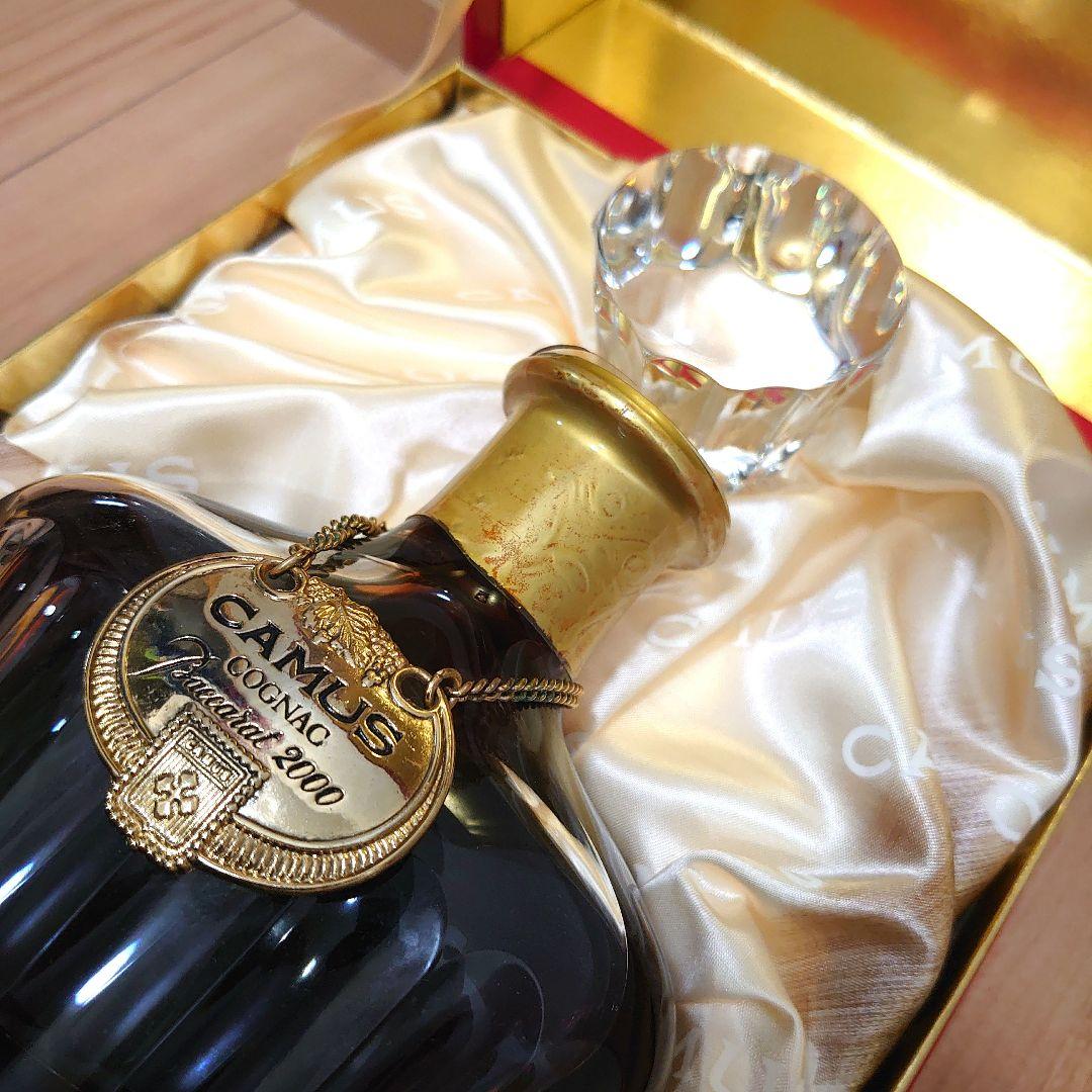 古酒　CAMUS Cognac Baccarat 2000 ギフトボックス入り