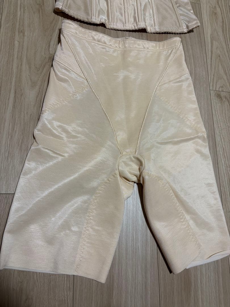 ブライダルインナー　FOUR SIS & CO.