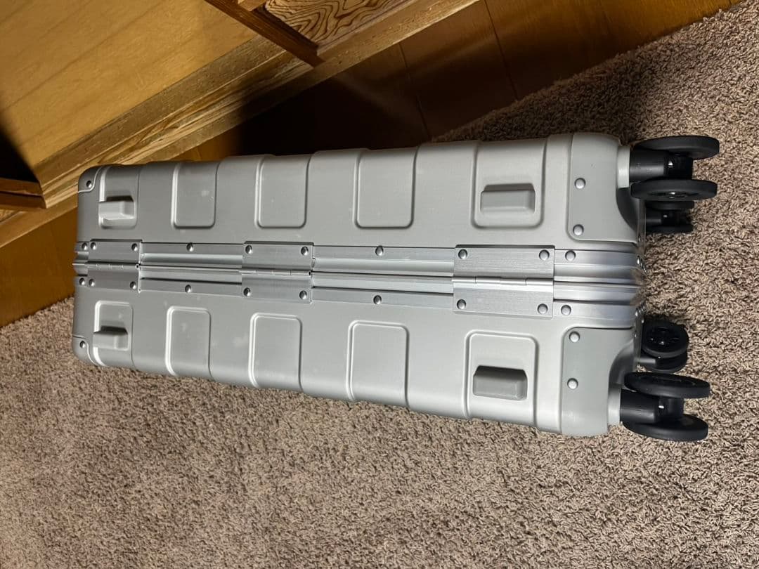 無印良品 アルミキャリーケース 4輪キャスター付き 60L