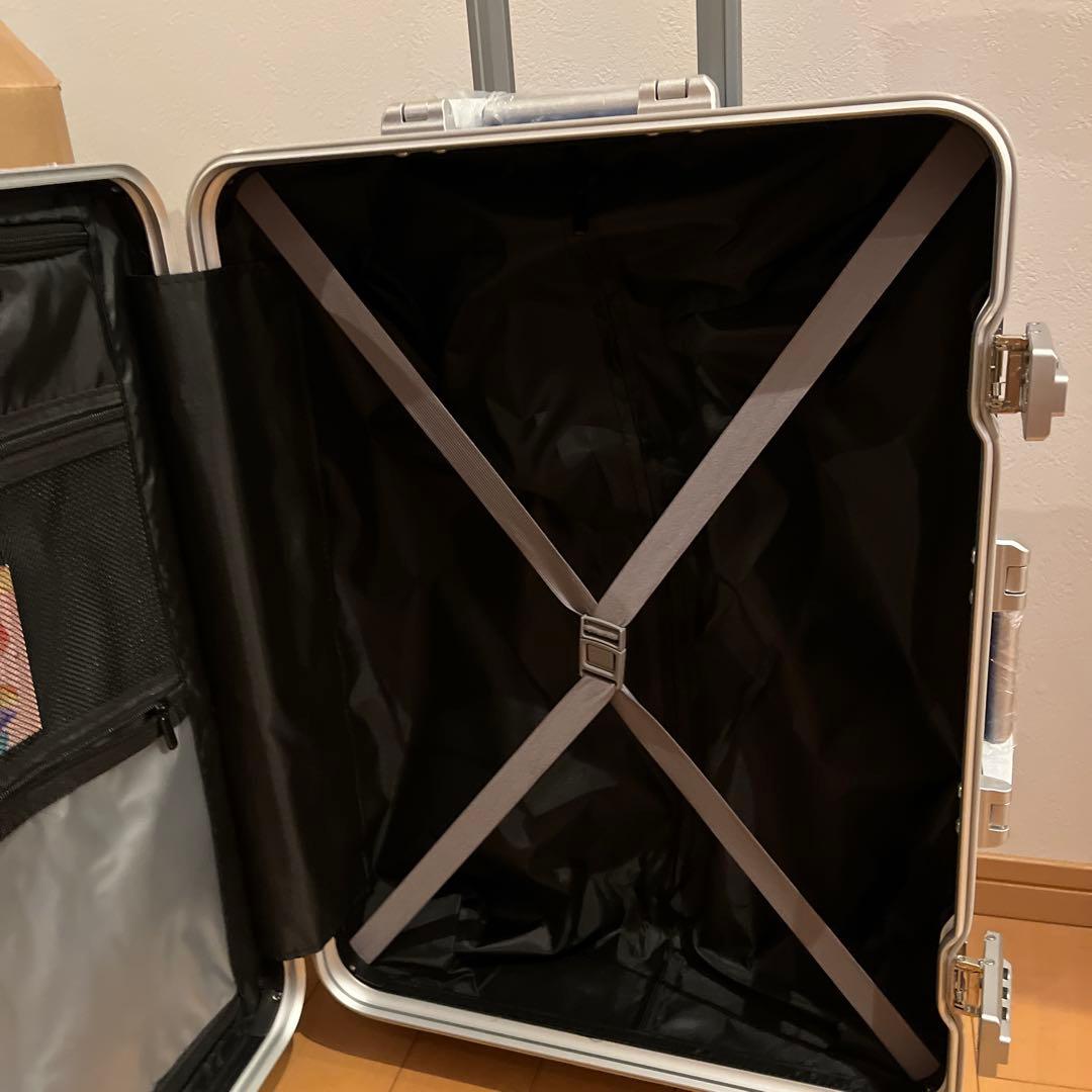 ネイビー 中型 キャリーケース 360度回転ホイール