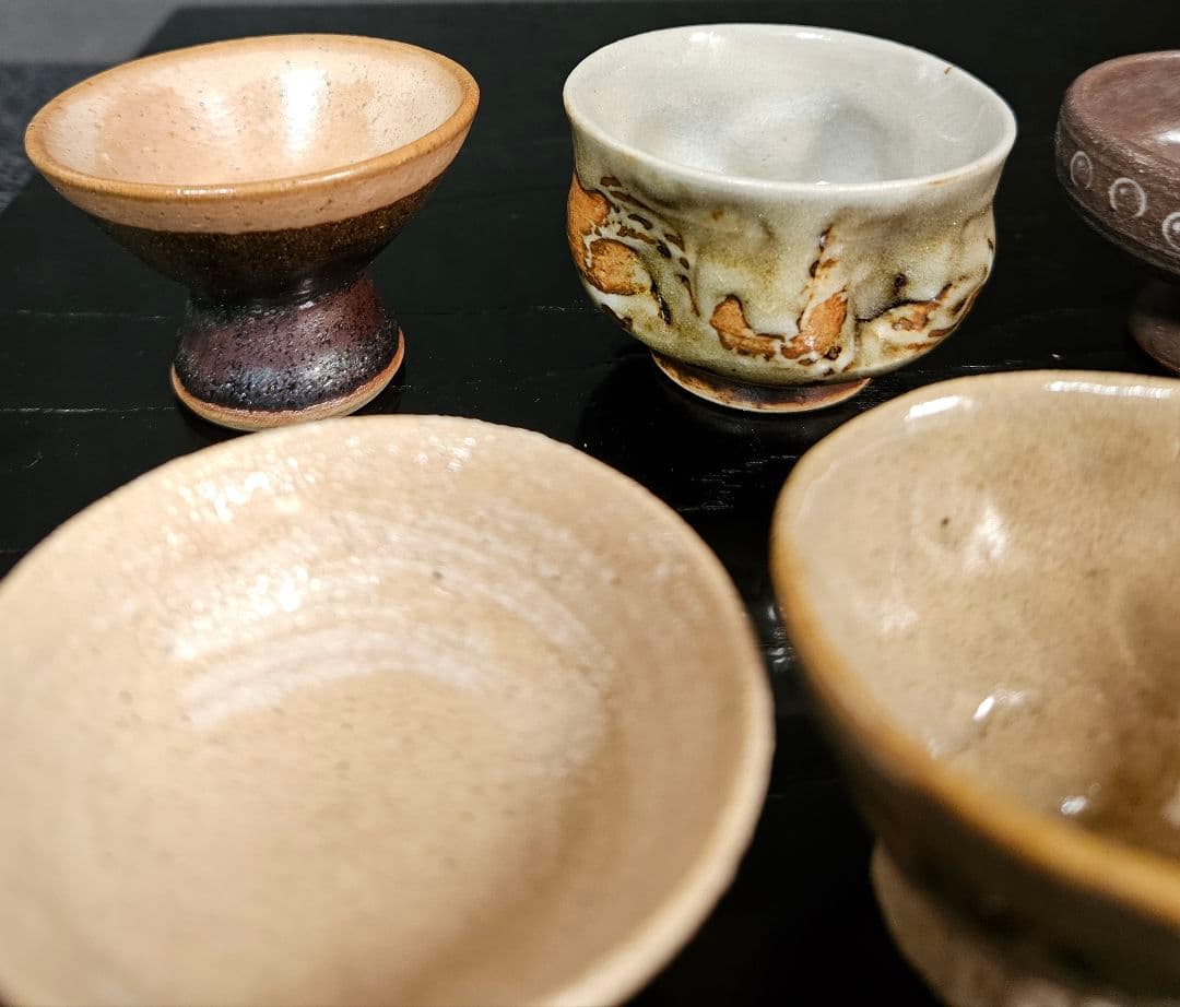 【日本の陶器】ぐい呑　盃　10客　布志名　信楽　朝日焼　三助　赤膚　二本松萬古等
