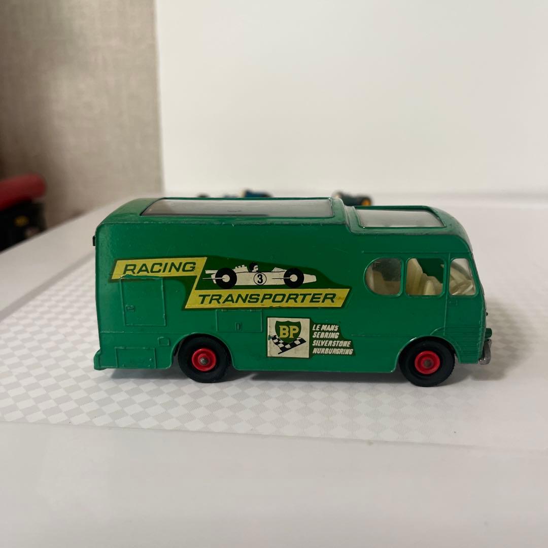 マッチボックス　レーシングカートランスポーター+ロータスレーシングカー