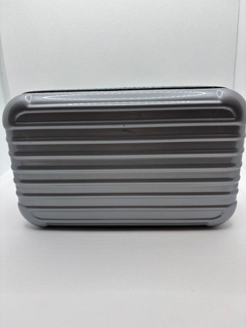 希少 リモワ×ポルシェ MARTINI RACING アメニティキット