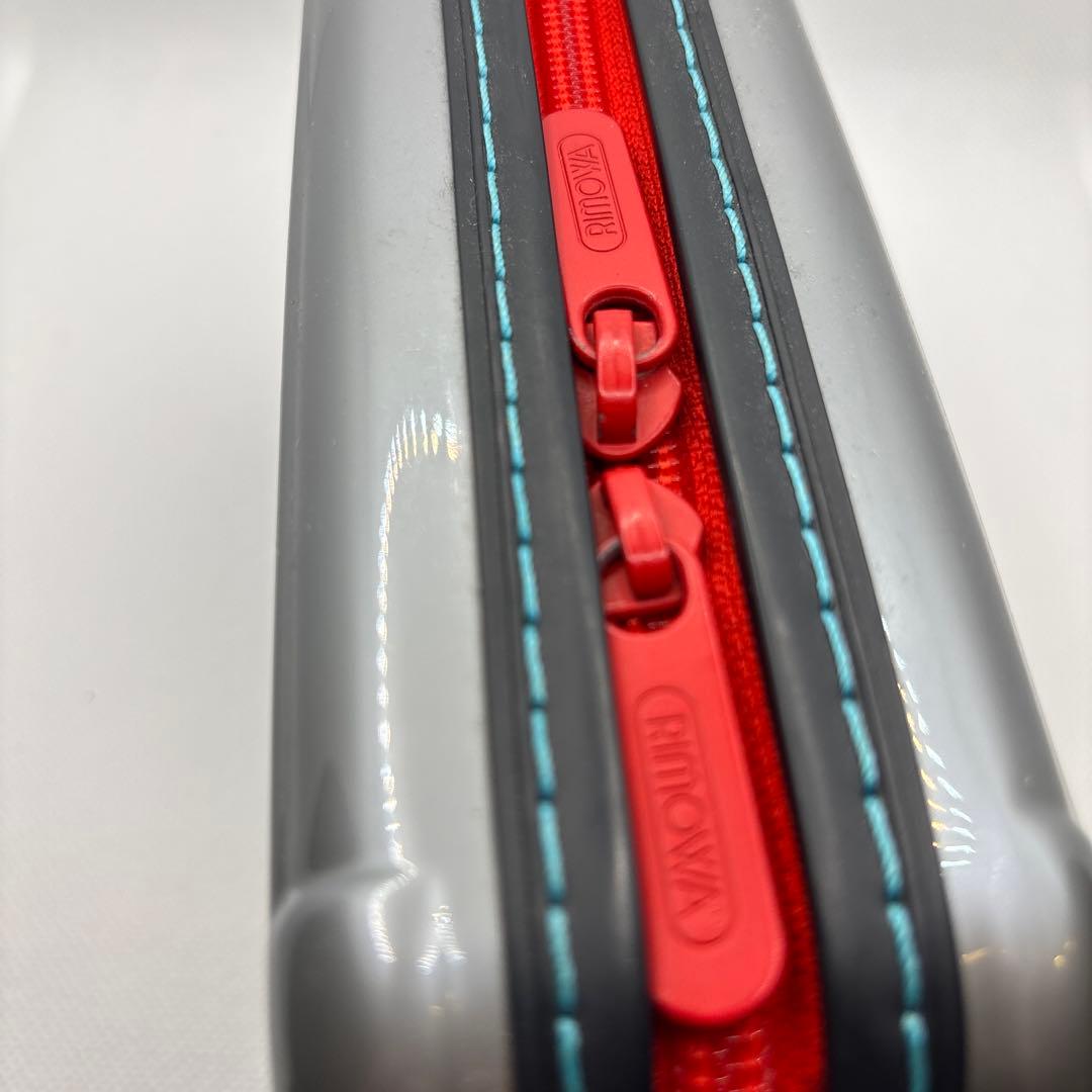 希少 リモワ×ポルシェ MARTINI RACING アメニティキット