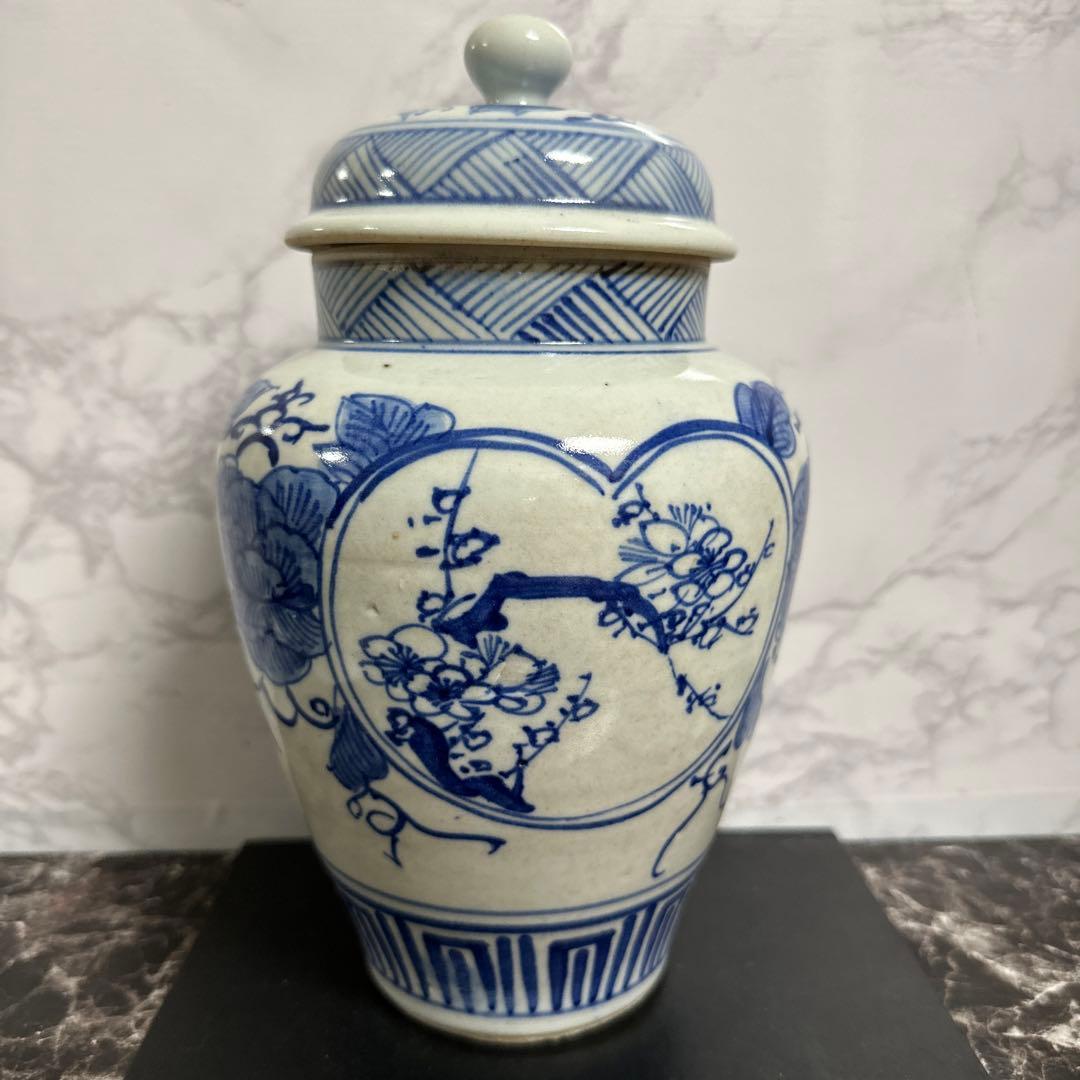 古伊万里、染付、松鶴、竹雀、梅鶯、窓絵　箱付き。沈香壺。完品。