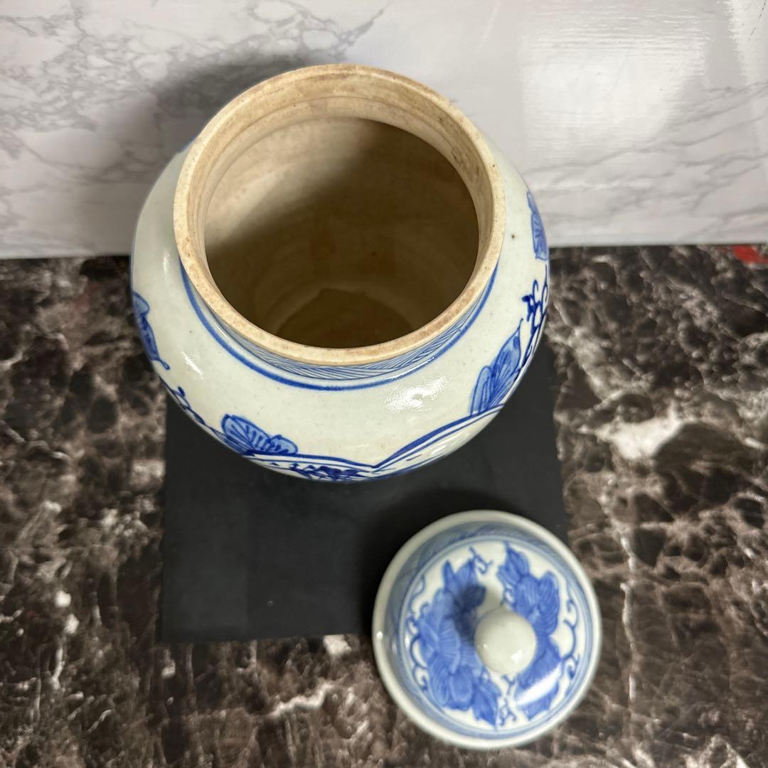 古伊万里、染付、松鶴、竹雀、梅鶯、窓絵　箱付き。沈香壺。完品。