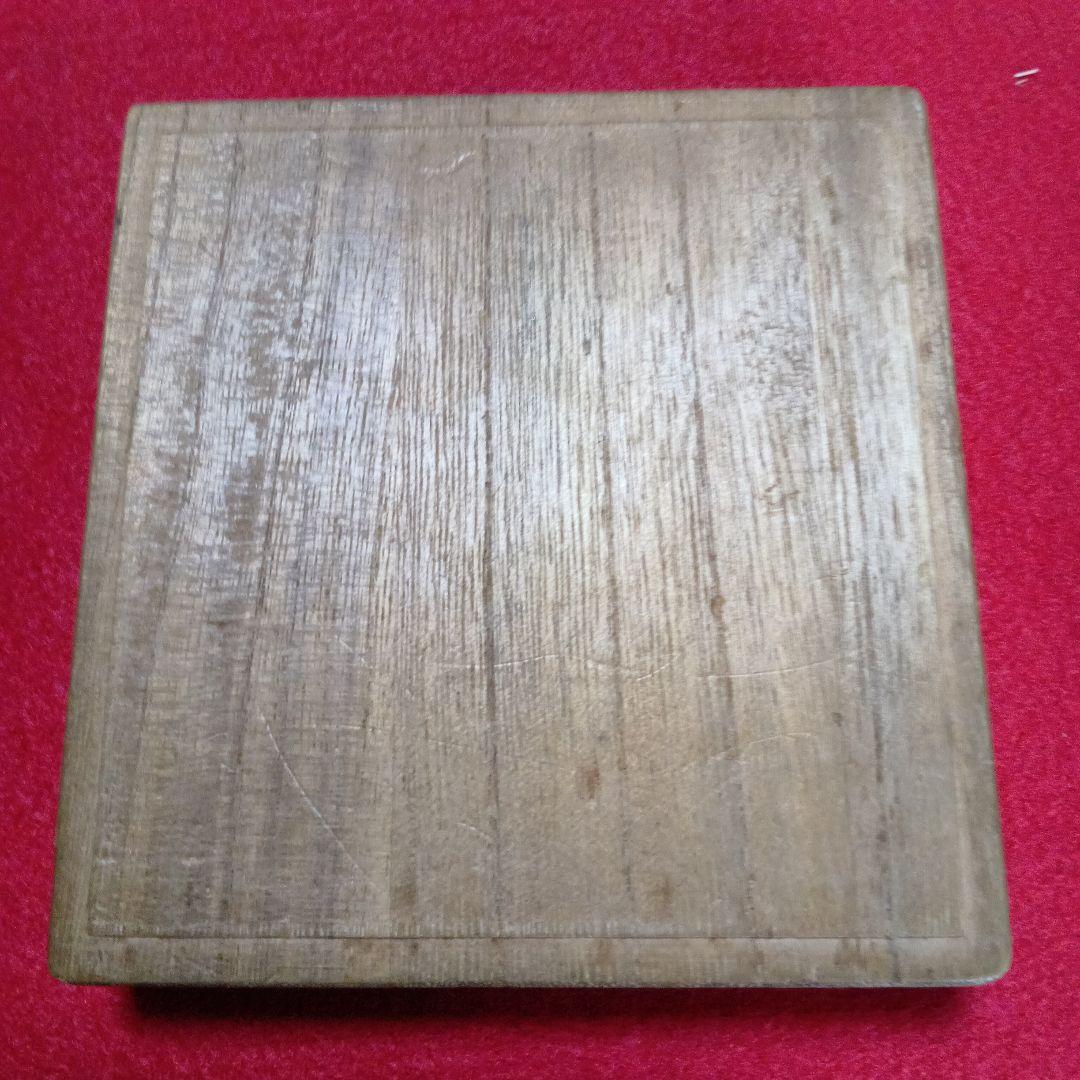 南蛮鍔　表裏に龍の彫刻　縁と龍に金象嵌の江戸時代の珍しい鍔です。