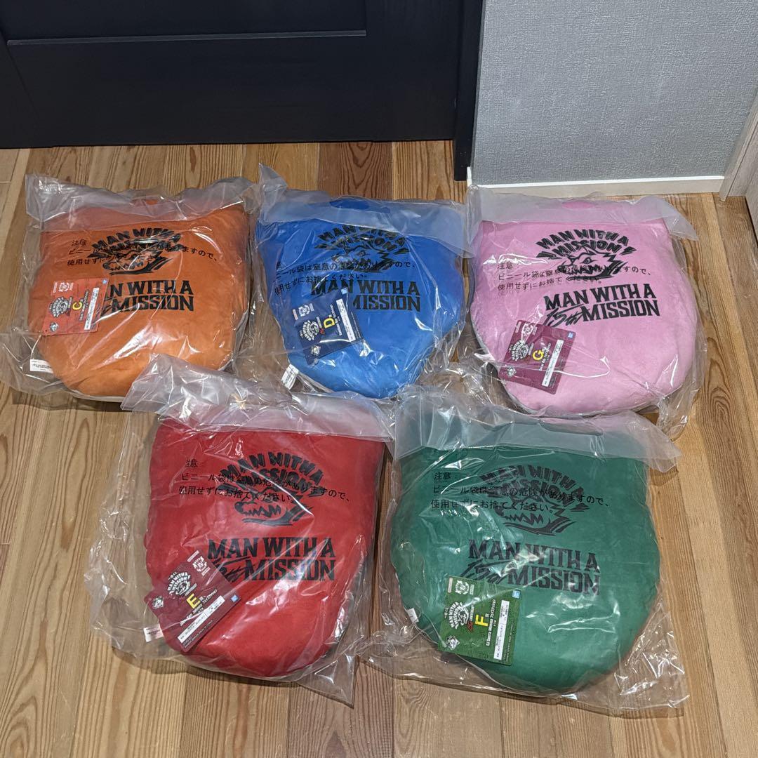 一番くじ MAN WITH A MISSION C D E F G賞　クッション