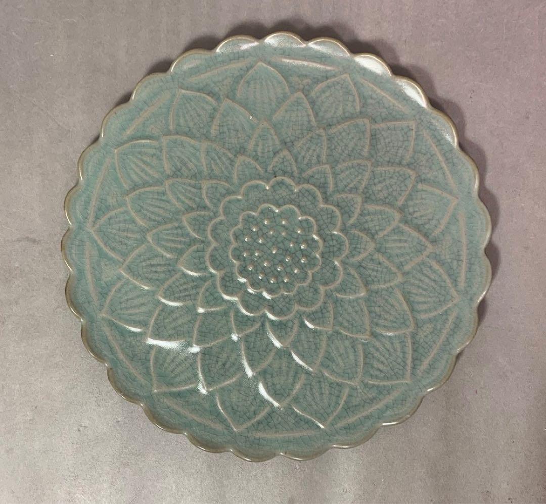 中国 花の形の皿 u6230912