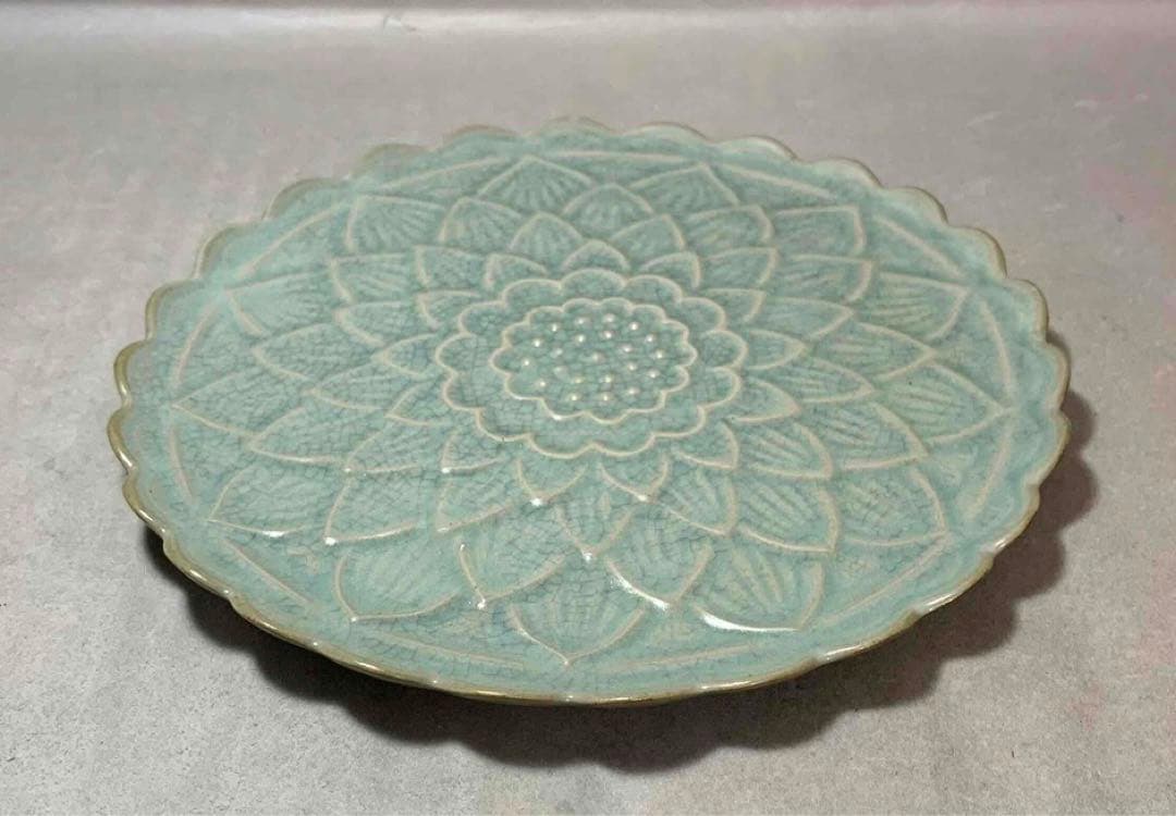 中国 花の形の皿 u6230912