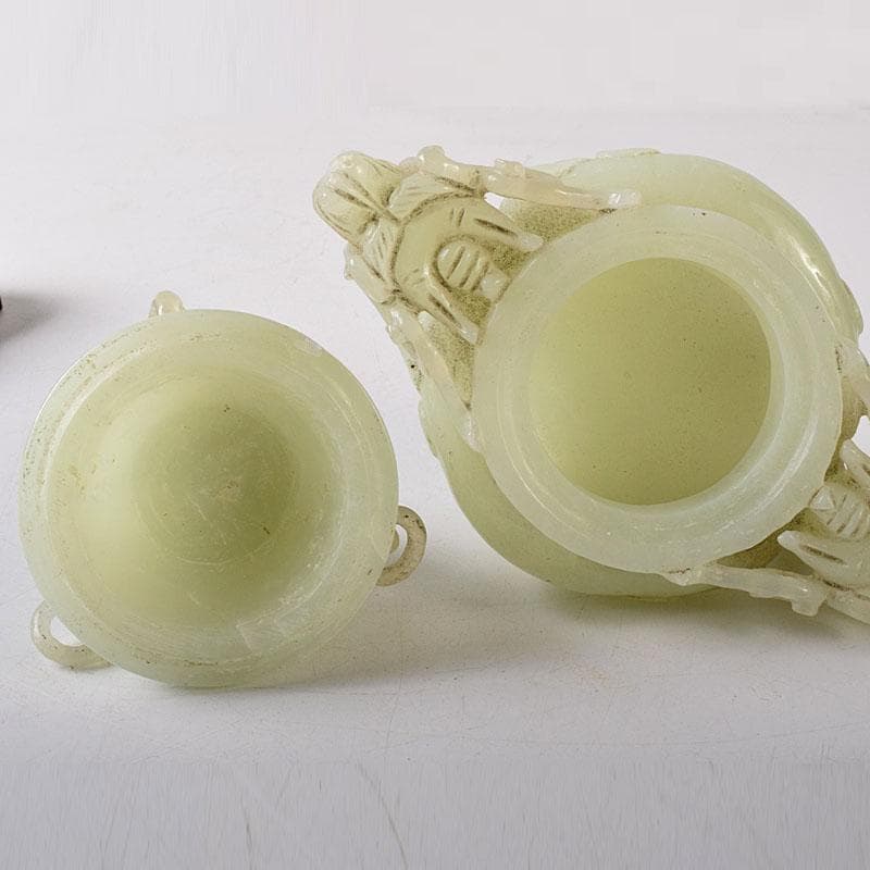 中国　玉石彫刻　雙耳活環　獅子鈕蓋爐　三足香炉　唐木台付　C　8256