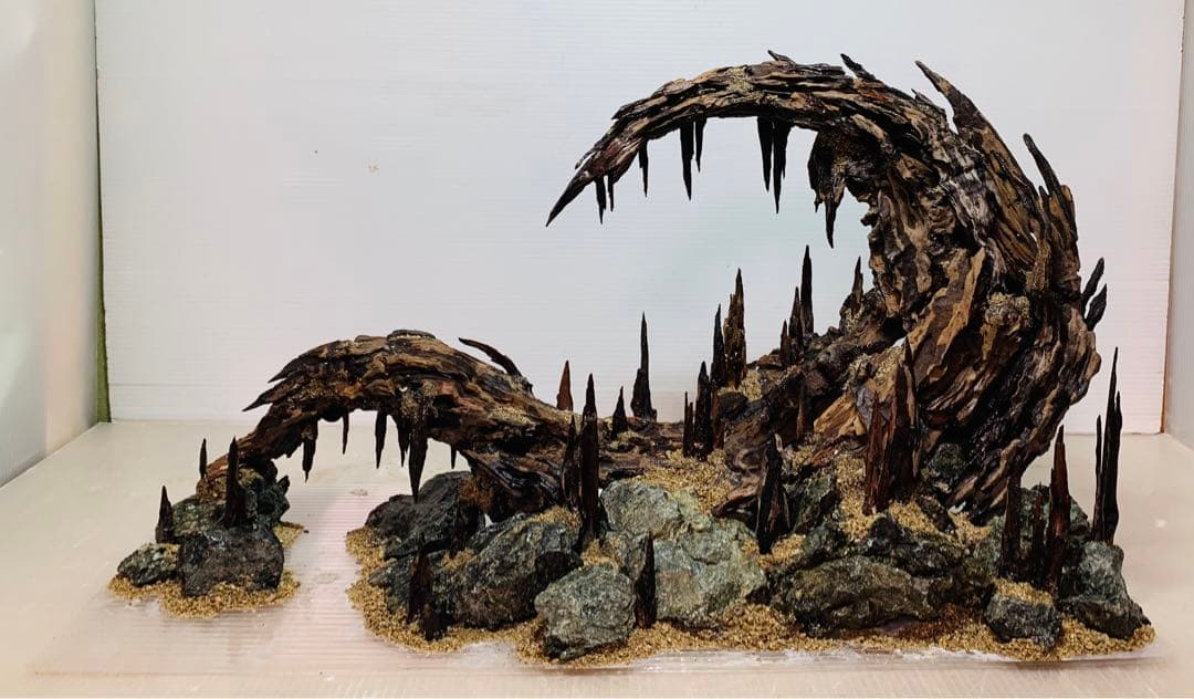 水槽用流木 波状レイアウト 。 ドラゴンの洞窟。水生植物。水槽用流木レイアウト