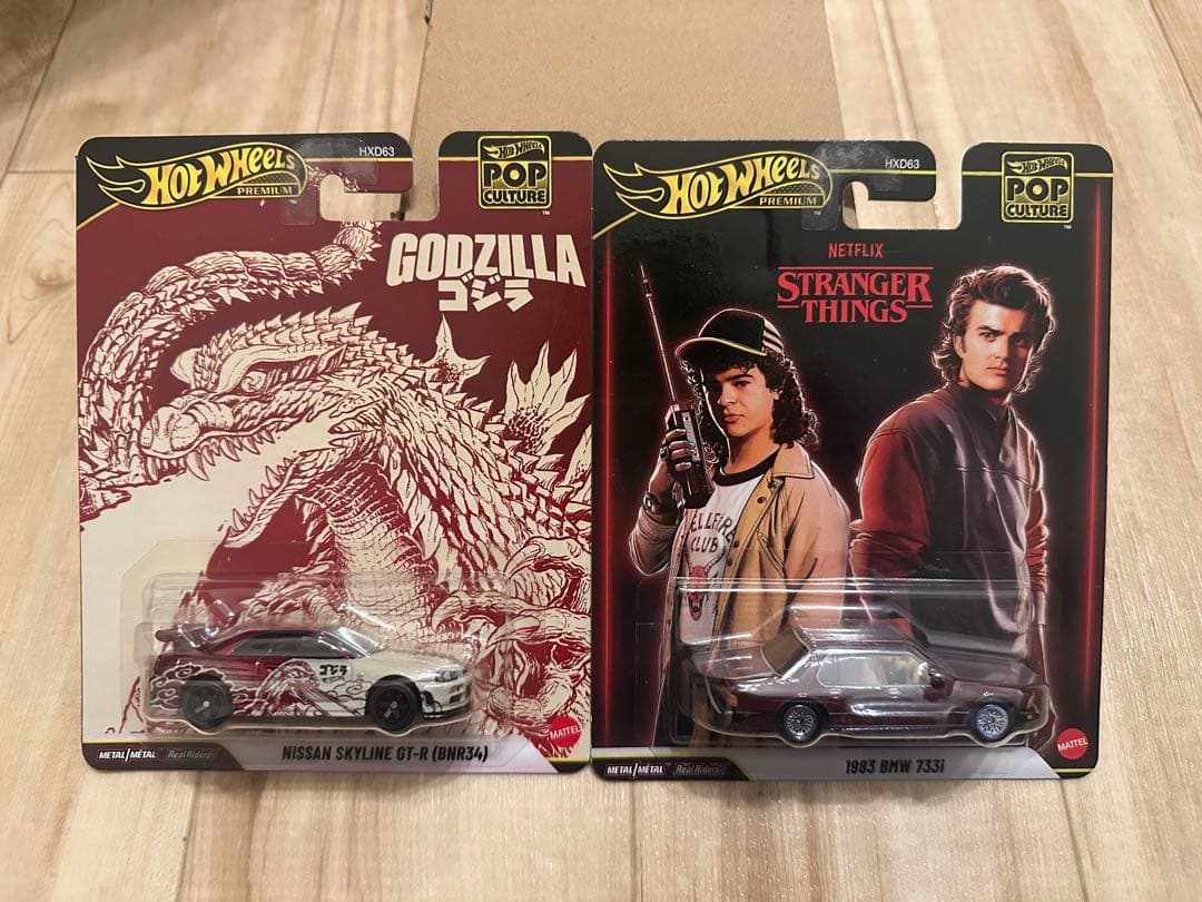 HotWheels1983 BMW 733i & ゴジラ NISSAN GT-R