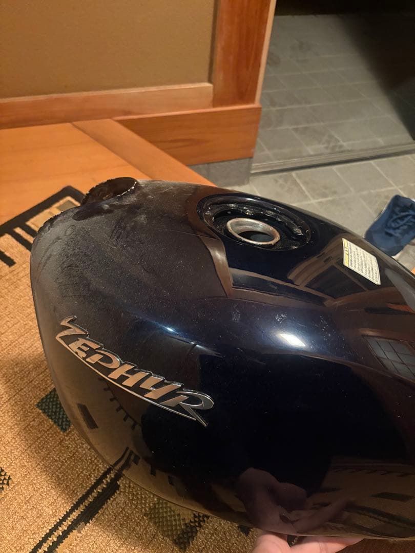 ゼファー タンク